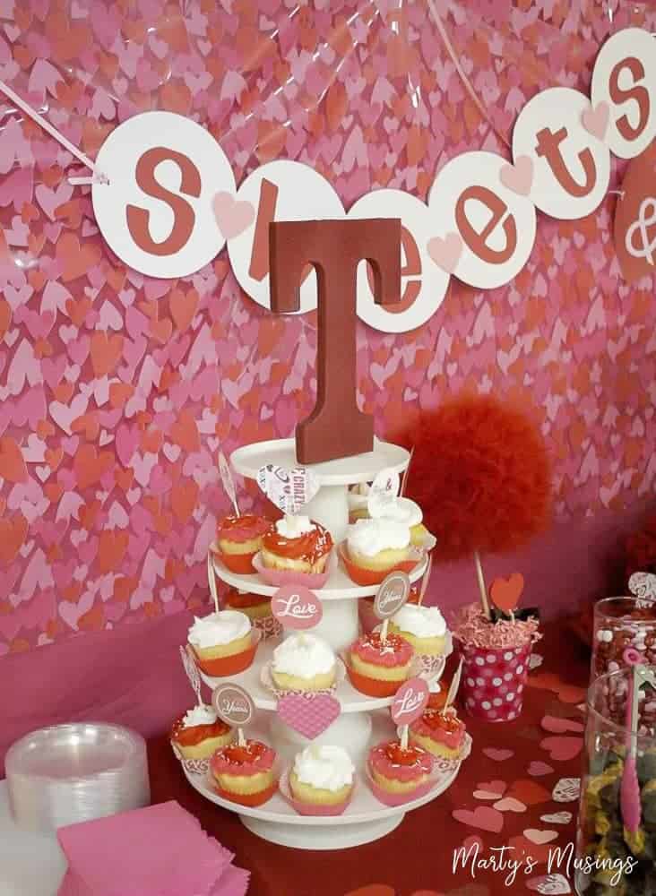 Featured image of post Anniversary Decoration Ideas For Husband At Home : Head here for 36 date ideas for couples isolating together and apart.