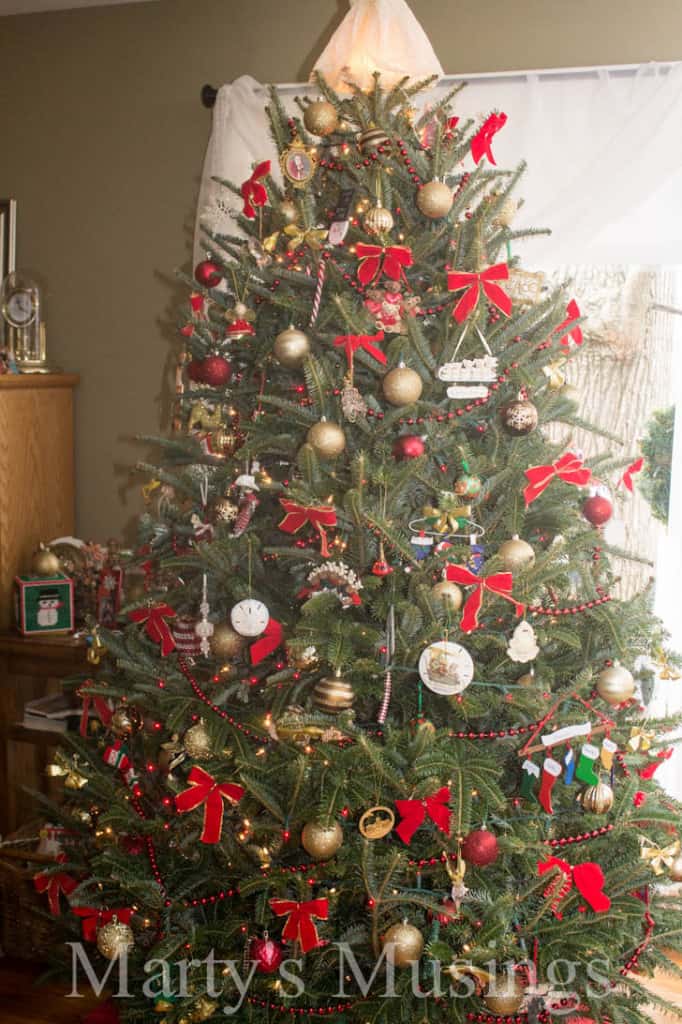 Frugal Christmas Decor Ideas from Marty's Musings