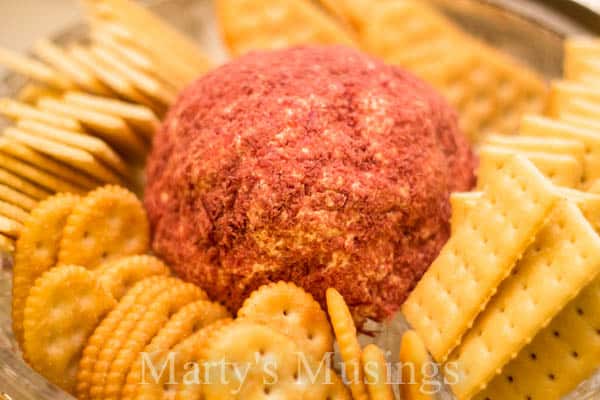 Dried beef cheese ball and crackers