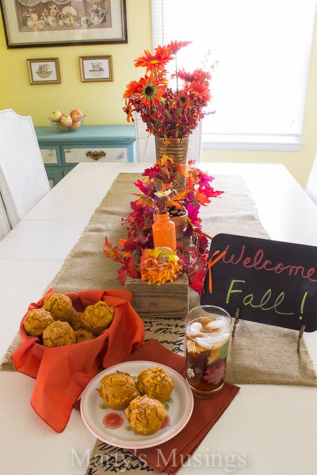 Simple fall table decor ideas with a burlap runner and wooden box centerpiece