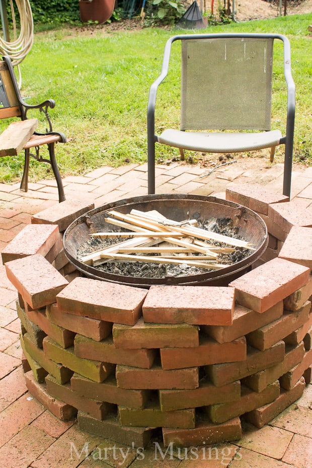 A couple of lawn chairs sitting on top of a wooden chair