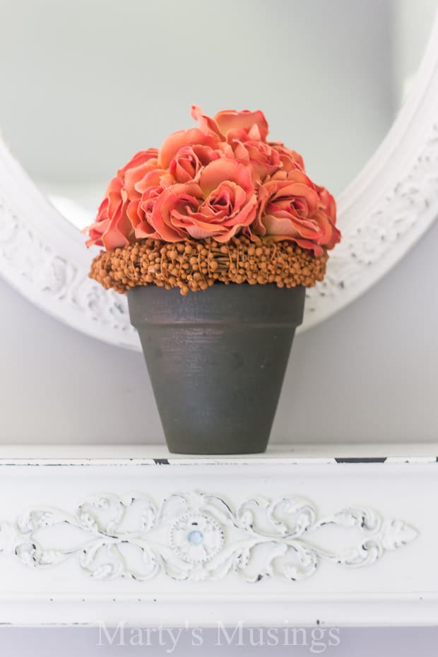 A vase of flowers on a table