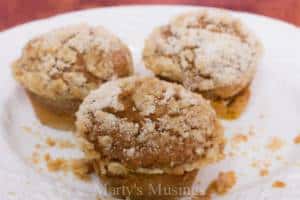 A plate of food, with Muffin and Streusel