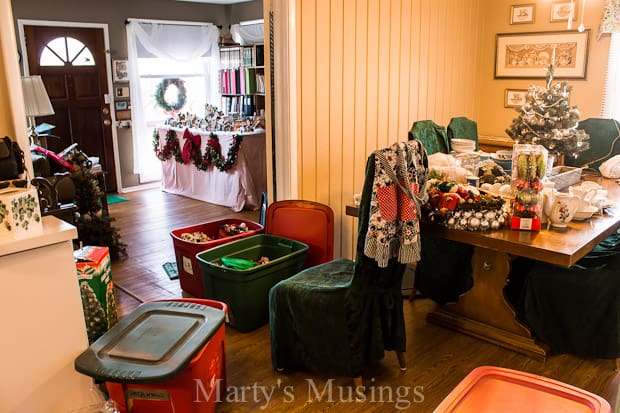 A living room filled with furniture and a table