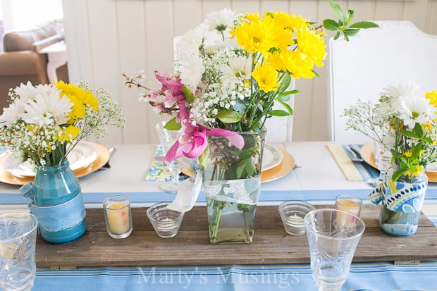 A vase of flowers on a table