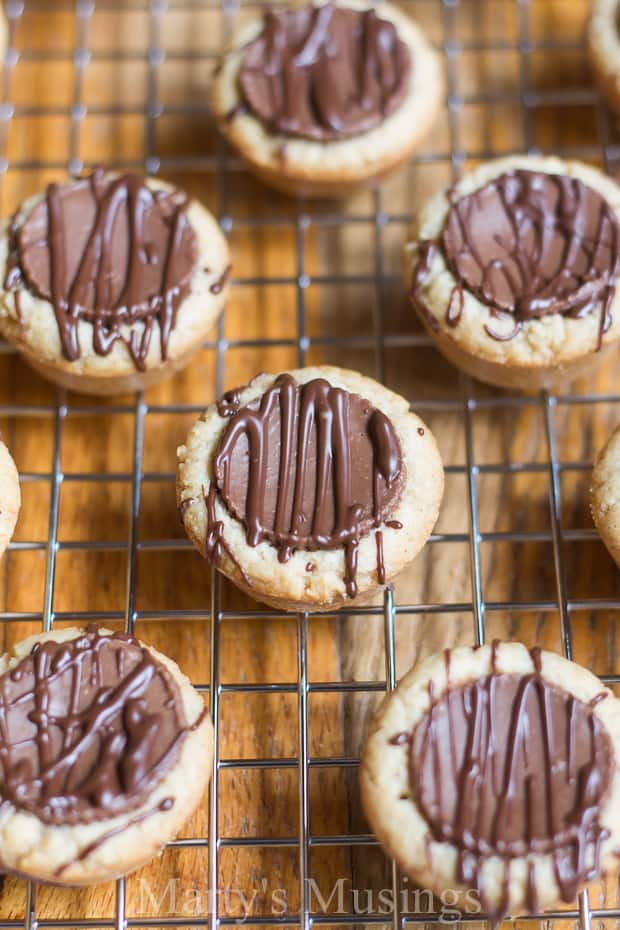 By using an easy make ahead basic cookie mix you can make several different kinds of cookies, including these amazing Reese's peanut butter cups cookies.