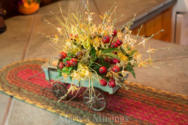 A vase of flowers on a table