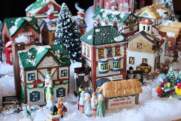 No Battery Yolispa Christmas Village House with Light Resin Christmas Train Snow House Decoration Christmas Village Sets Display 