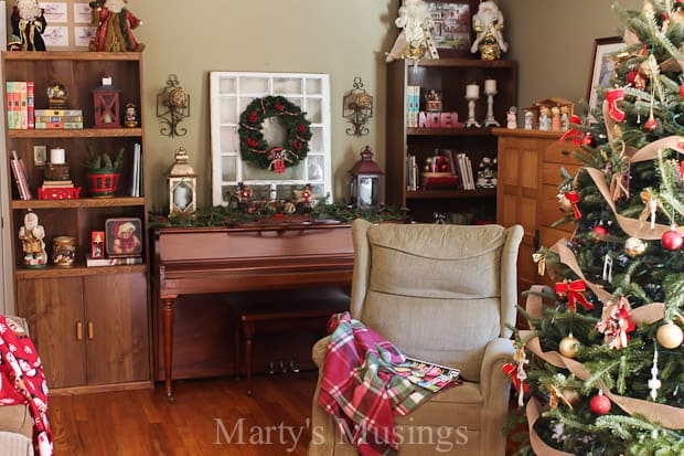 A living room filled with furniture and a fire place