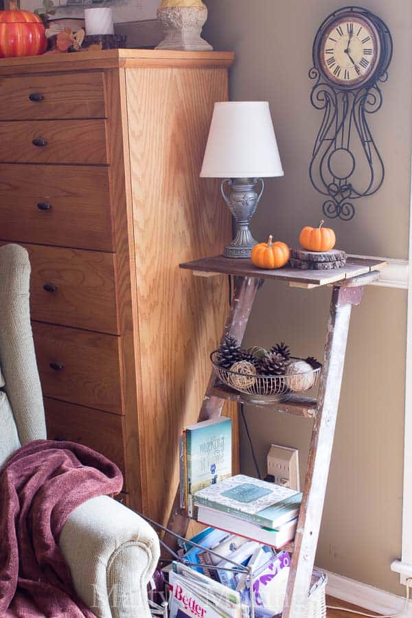 With just a few practical tips you'll be on your way to a beautiful fall home. These fall decorating ideas are both inexpensive and doable for everyone!