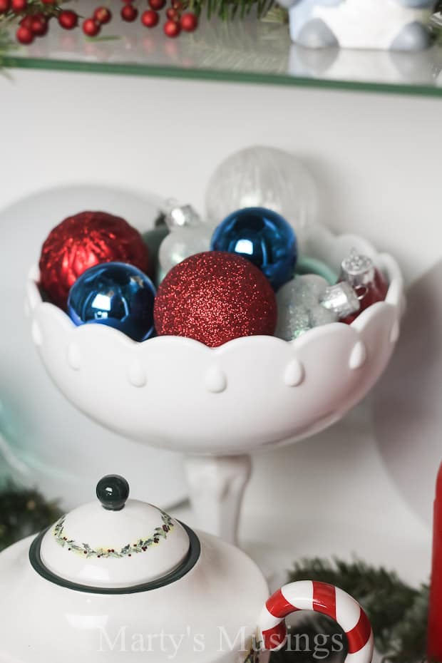 These 5 cheap Christmas decorations will help you create the simple, authentic home you've been longing for. No more boxes of costly decor or wasted time!