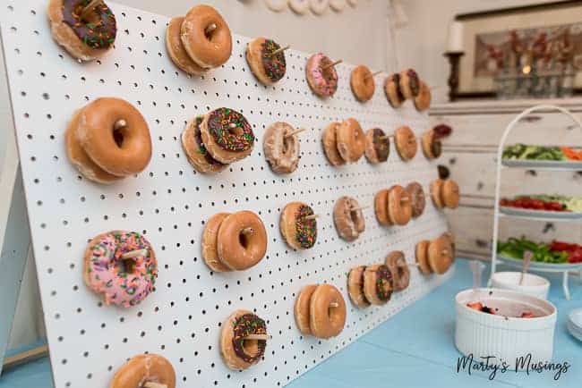 Many different kinds of donuts