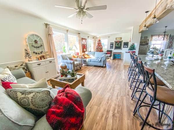 living room decorated with aqua and red for Christmas