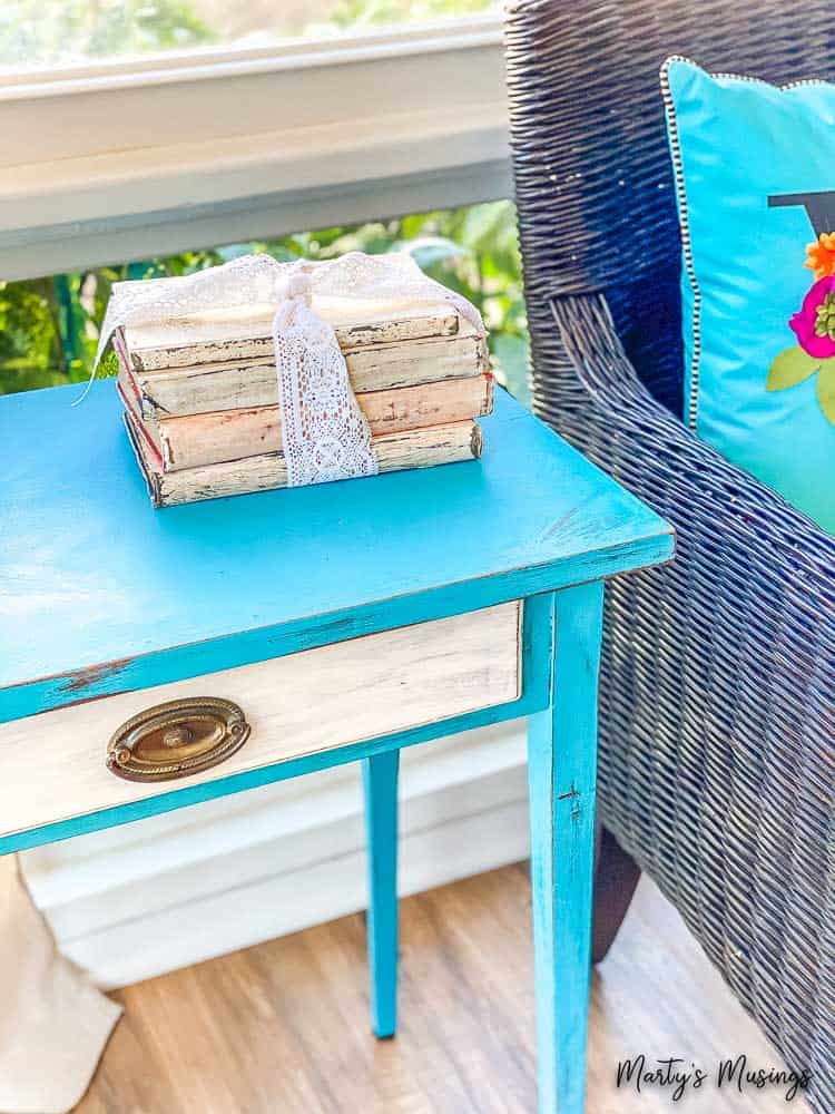 How to Chalk Paint Old Books (using hardbacks) Marty's Musings