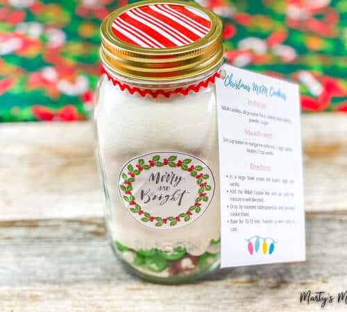 Festive Sugar Cookie Mix in a Jar {With Free Printable Tag