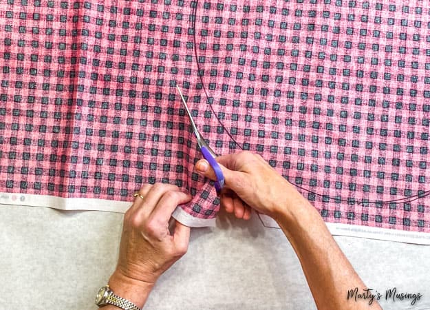 cut circle out of buffalo plaid fabric