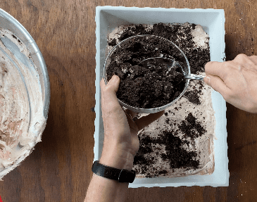 Sprinkle oreos over chocolate pudding mixture