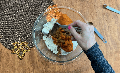 add spices to pumpkin muffin dough