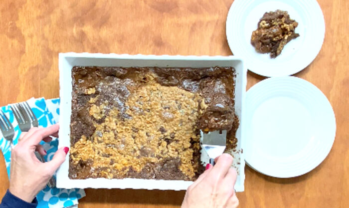 Serve chocolate chip cookie bars